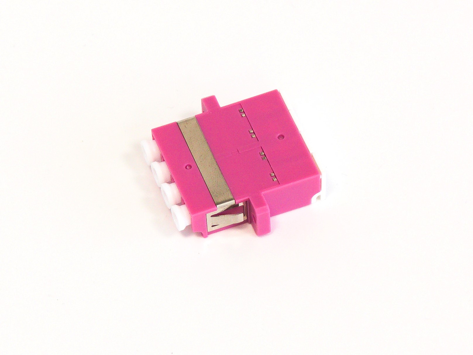 BCC Solutions LC Quad adapteri OM4 MAGENTA sisäisillä pölyluukuilla