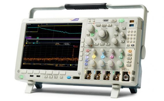 Tektronix Mixed Domain Oscilloscope, (4) 500 MHz analog channels