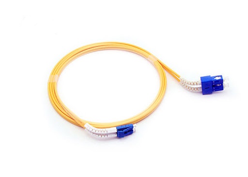 BCC Solutions SC/UPC-LC/UPC (Bent Boot) SM 9/125um Duplex 2m, G652D
